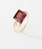 Nya lyxguldfärgsmycken Bröllop Kvinnor Rose Gold Color Rings Dark Red Square Shape Engagement Ring Designs for Women1617831