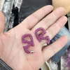 Pendientes de letra de temperamento de moda V Pendientes de diamantes rosas simples y minimalistas de alta gama 2023 Pendientes nuevos