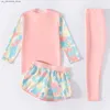 One-Pieces 3pcs childrens and girls colorful printed swimsuit with long sleeved top and shorts pants set sun protection Rush protective swimsuit Q240418