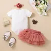 Наборы одежды 3pcs детские девочки одежда одежда Письмо Сердце Печать с короткими рукава кружев