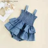 Платья девочки Baby Summer Clothing Girl Джинсовая комбинезон с без рукавов с плиссированным дизайном подола и нижней пуговицей вверх милый комбинезон Q240418