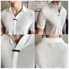 High-klass Ice Silk Seamless Adhesive Polo Shirt Högelastisk V-Neck tunn våffla Kortärmad golfskjorta T-shirt 240417