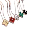 Merk van S925 zilveren ingelegde diamant wit fritillaria rode chalcedony kraagketen hoge versie roze roze roze pyroxene vier blad gras ketting met logo