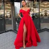 Party Dresses Red Off Shoulder Simple Prom 2024 Senaste design ärmlös Satin Aftonklänningar Serene Hill LA60927