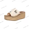 2024 Gloednieuwe dames houtachtige slippers strowedge muilezels geborduurde logo-band sandalen platte dia's ontwerper lady letters letters canvas lederen denim blauwe sandaalmaat 35--42