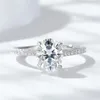 Klusterringar Knobspin 1/2/3ct D Color Oval Cut Moissanite Ring S925 Sterling Sliver Plated 18K White Gold Wedding Engagement for Women