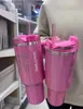 Wasserflasche Neues Schokoladengold US Stock Cosmo Pink Quencher H2.0 Co-Branding 40 Unzen Tassen mit hand isolierten Tumbrs Deckel Stroh Flecken Stahl Kaffee Vantines Day Tasse Z 4.14