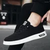 Scarpe casual tela maschi sono versatili e il vecchio tessuto di Pechino con scarpa di suole morbide