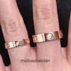 Anneaux de bijoux de créateurs haut de gamme pour femmes en carter de carter Classic One Word Ring 925 Siltling plaqué 18 carats Gold Glossy Face Three Diamond Single Diamond