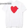 2023 Play Mens T Shirt Designer Red Commes Heart Women Garcons S Badge des Quanlity TS Cotton CDG تطريز قصير الأكمام