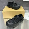 Parstil sneakers svett absorption andningsbar designer chic feminina sneakers mens mångsidiga avslappnade sportskor