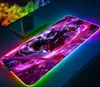 Poussions de souris Le poignet repose le tapis de bureau de coussin étendu pour le clavier anime PC Mousepads RGB Gaming Mousepad xxl 900x400 Deskmat Backlit2323578