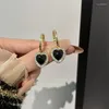 Boucles d'oreilles en pente Hook de cœur vintage pour les femmes de luxe en résine noire en résine de gigue d'oreille en gros 2024 bijoux classiques de charme classique