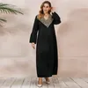 Casual klänningar V-ringningsbroderier Abayas för kvinnor Autumn Winter Robe Longue Femme Musulmane Dubai Abaya Kaftan Turkiet Islam Muslim Dress