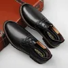 Chaussures décontractées masculines Mâle Géné Male Généralités Oxford Hommes conduisant une robe de mariée formelle pour le design de la mode