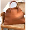 Le sac Row Margaux15 bactes de grande capacité 10 sac à main Park Tote Leather Luxury Femmes Designer Camdem Flat Sprap Fermeure Soft Margaux Terrasse