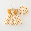 Mädchenkleider 2-teiliger Sommer-Baby-Baumwollkleid und Hut mit ausgehöhlten Spitzenpolk-Dot-ärmellose koreanische Version