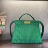 Modedesigner F Series High-End Woven Handbag Shoulder Bag Crossbody Bag ~ FD3318280 ~ Storlek: 27*15*6cm