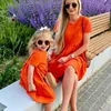 Летняя мама и дочь соответствуют одежде с коротким рукавом твердое цвет матери, повседневное семейное наряды 240327