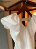 女性のブラウスホワイトカミザデミュージャー2024ファッションサマークロップトップVネックフライングスリーブシャツスリムウエスト韓国気質ブラウス