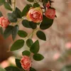 Dekorativa blommor Simulerade blommor realistiska hängande konstgjorda rosgröna växter för hembröllopsdekor långvarig faux silkeväggstaket