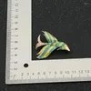 Broches Q105 Bijoux femelle de mode Golden Crystal Full Colorful Flying Fish Brooch Bonne qualité