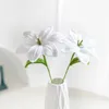 Dekorativa blommor Handgjorda konstgjorda blomma Mjölk Bomull Lily Creative Sticked Ornament Home Wedding Party Decoration Festliga souvenirer