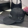 Lüks Tasarımcılar Şapka Üçgen Beyzbol Kapağı Mektubu Casquette Kadınlar ve Erkekler Sokak Kapakları Klasik Mektup Moda Güneşlik Kapakları Spor Kapakları Açık Seyahat Hediyesi 880