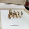 Anneaux de bijoux de créateurs haut de gamme pour femmes Carter V Gold Classic Love Ring avec placage en or 18 car
