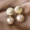 Boucles d'oreilles nouvelles boucles d'oreilles en perles blanches de style coréen pour femmes ramines brillante tempérament oreille de boucle d'oreille bijoux de fiançailles de la fête de mariage 230831