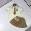 Lüks Kızlar Elbise Takım Bebek Takipleri Çocuk Tasarımcı Giysileri Beden 90-140 cm Akademi tarzı Kısa Kollu Tişört ve Pileli Etek 24 Nakara