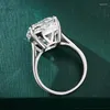 Cluster Rings Cushion Cut 6ct Moissanite Diamond Ring Real 925 Sterling Silver Party Wedding Band för kvinnor Men engagemangsmycken