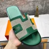 2024 SUMPLEM SANDAL MULES SLIPER PRAIA MENINOS PLOTOS DE SLIPPERS SAPAÇÕES IZMIRS SANDALS MAN Designers Slide Slip On Rubber Sole Sole Genuine Luxury Brand com caixa