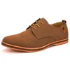 Casual schoenen voor mannen 2024 Spring herfst Heren Suede klassieke sport comfortabel formeel flat