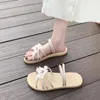 Chaussures décontractées 2024 Pantres à chevrons féminines d'été avec sandales de plage à talons bas à la mode et durable glissement d'eau de jardin