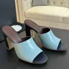 Nouveaux arrivages femmes peep toe chunky talons pantoufles de piste de marque classique de marque de haute qualité en cuir véritable été chaude femme de bonbons femelles couleurs hautes pantoufles à talon