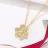 Brand de créateur Van Three Collier Flower Collier Exquis Glod Glod Platé 18 km Pendant Diamond Full Diamond avec chaîne de col