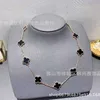 Designer Brand Four Leaf Grass Ten Flower Necklace Glod Fritillaria Natural Calcedony Red Laser Female 18K Orecchini a diamante Full Diamond Bracciale