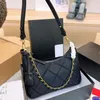 Yüksek kaliteli tasarımcı crossbody çanta lüks el çantası omuz çantaları deri bayan kabartmalı çanta çantası siyah çanta satchels messenger çanta