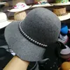 Beralar 202402-shi ins Chic Özel Satışlar Drop Grace Kış Bowknot Yün İnci Zinciri Lady Buck Cap Kadın Eğlence Şapkası