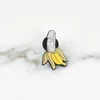 Banana Broche Pin Planta de frutas Penis de pênis de pau Órgodo emblema Meme mal maligno adulto adulto jóias de desenhos animados mulheres amigas por atacado