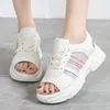 Casual schoenen mode dames sandalen 2024 zomer plat platform comfortabel mesh open teen sport dames