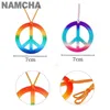 Fournitures de fête 4 pièces Hippie Costume Accessory Suit 50s 60s 70s Collier coloré Collier d'oreille Earget Eaux Paix Charme Halloween Bash