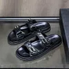 Sandales de créateurs Plateforme de sandales Sandal Sandal Chaussures Summer Flatrs Placers Casual Beach High Quality Le cuir Sandales avec boîte