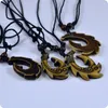 Collane a ciondolo ganci di pesce 01 Collana intagliatura in resina Amuleto Gift Lucky Tribal Fashion Jewelry