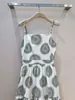 Trendig 2024 Vår/sommardesigner klänning Sling ärmlös midjepanel stor hemtryckt klänning lång klänning