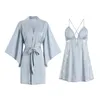 Kvinnors sömnkläder Silk Satin Pyjama Set 3-delad underkläder Floral spetskamouflage med Suspender Jacket Morning Robe Home Outfit