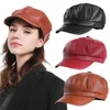 2Go0 Berets Fashion Leather Newsboy Cap -Kwaliteit Artist Pu Leather Vrouw Koreaanse achthoekige pet Leer Winter Casual Beret Women Flat Hat D240418