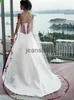 Retro Design White and Red Wedding Dresses Cap Sleeve Appliques Lace Pleated Tulle Satin A Line Bridal Gowns Custom Size2812884238j