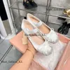 Miui Yoga Ballet Flat Mui Mui نظارة شمسية الأحذية للمرأة الرجال غير الرسمي مصمم أحذية في الهواء الطلق Loafer Leather Fashion Dance Mui Mui Shoes 567